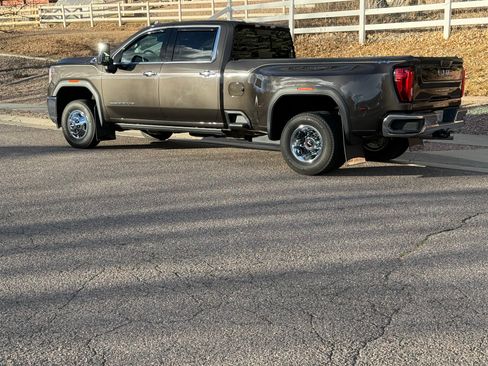 Used 2021 GMC Sierra 3500 SLT w/ SLT Premium Package image 16