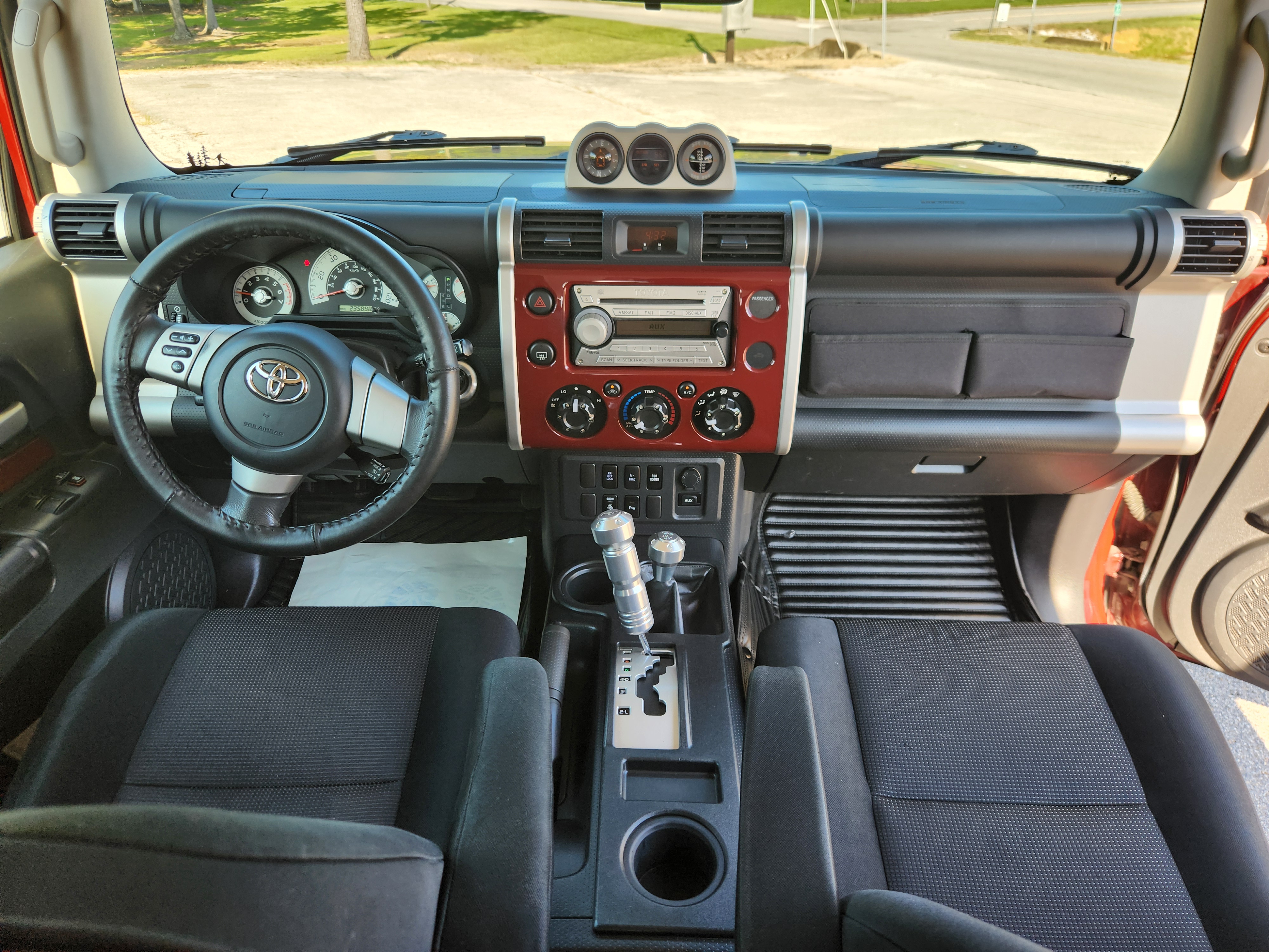 Used 2008 Toyota FJ Cruiser 4WD w/ Upgrade Pkg 2 image 8