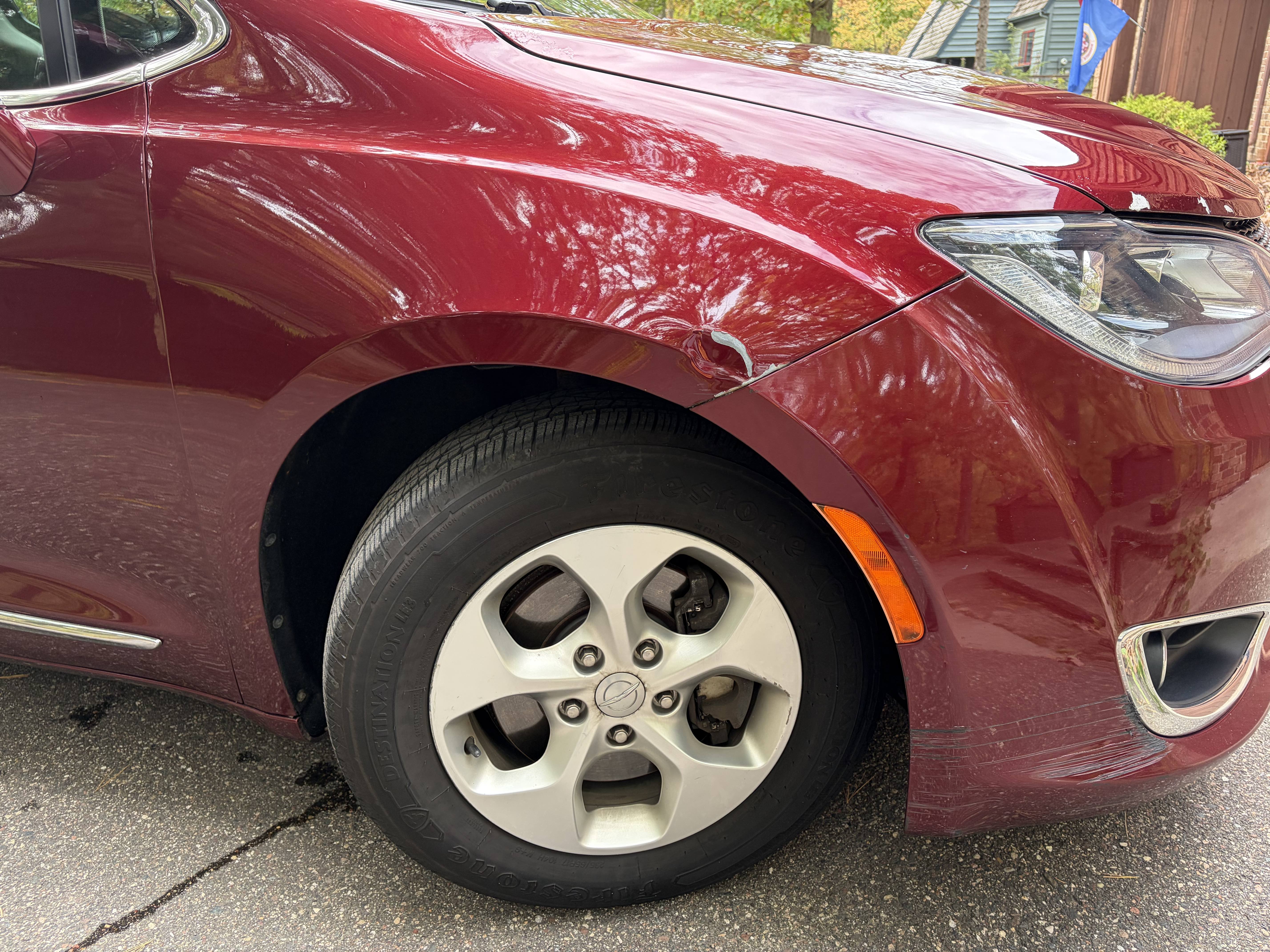 Used 2017 Chrysler Pacifica Touring-L Plus FWD image 5