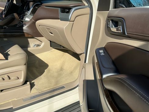 Used 2015 Chevrolet Suburban LT w/ Luxury Package image 20