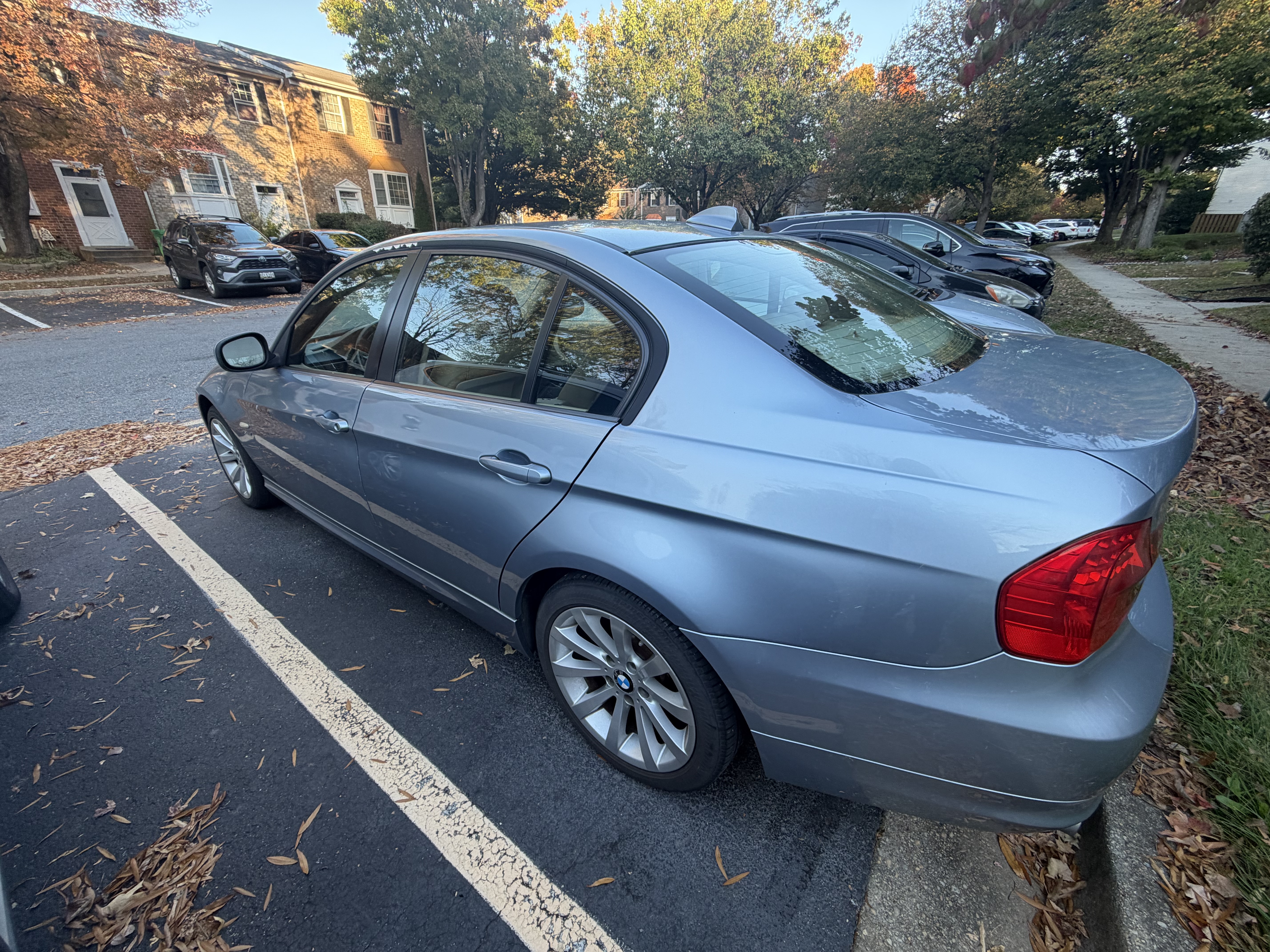Used 2011 BMW 328i xDrive Sedan AWD/4WD image 10