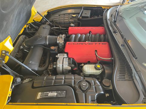 Used 2002 Chevrolet Corvette Z06 w/ Memory Pkg RWD image 17