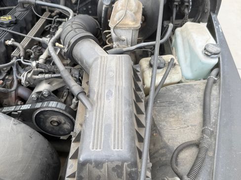 Used 1993 Jeep Wrangler S image 19