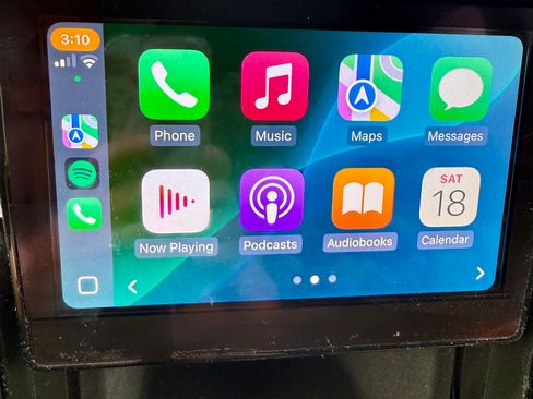 Used 2020 Chevrolet Traverse LT image 14