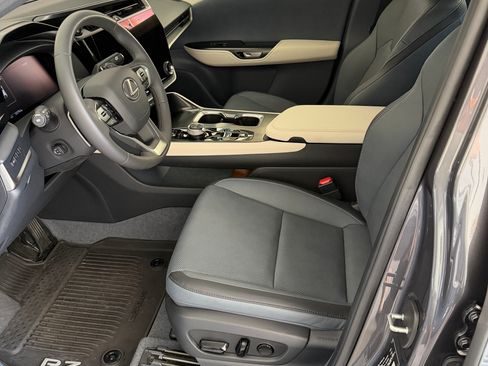 Used 2025 Lexus RZ 300e w/ Accessory Package (2T) FWD image 10