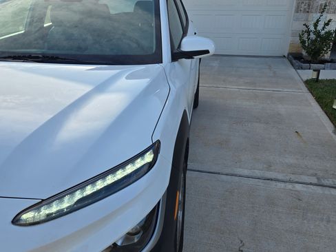 Used 2022 Hyundai Kona SE image 6