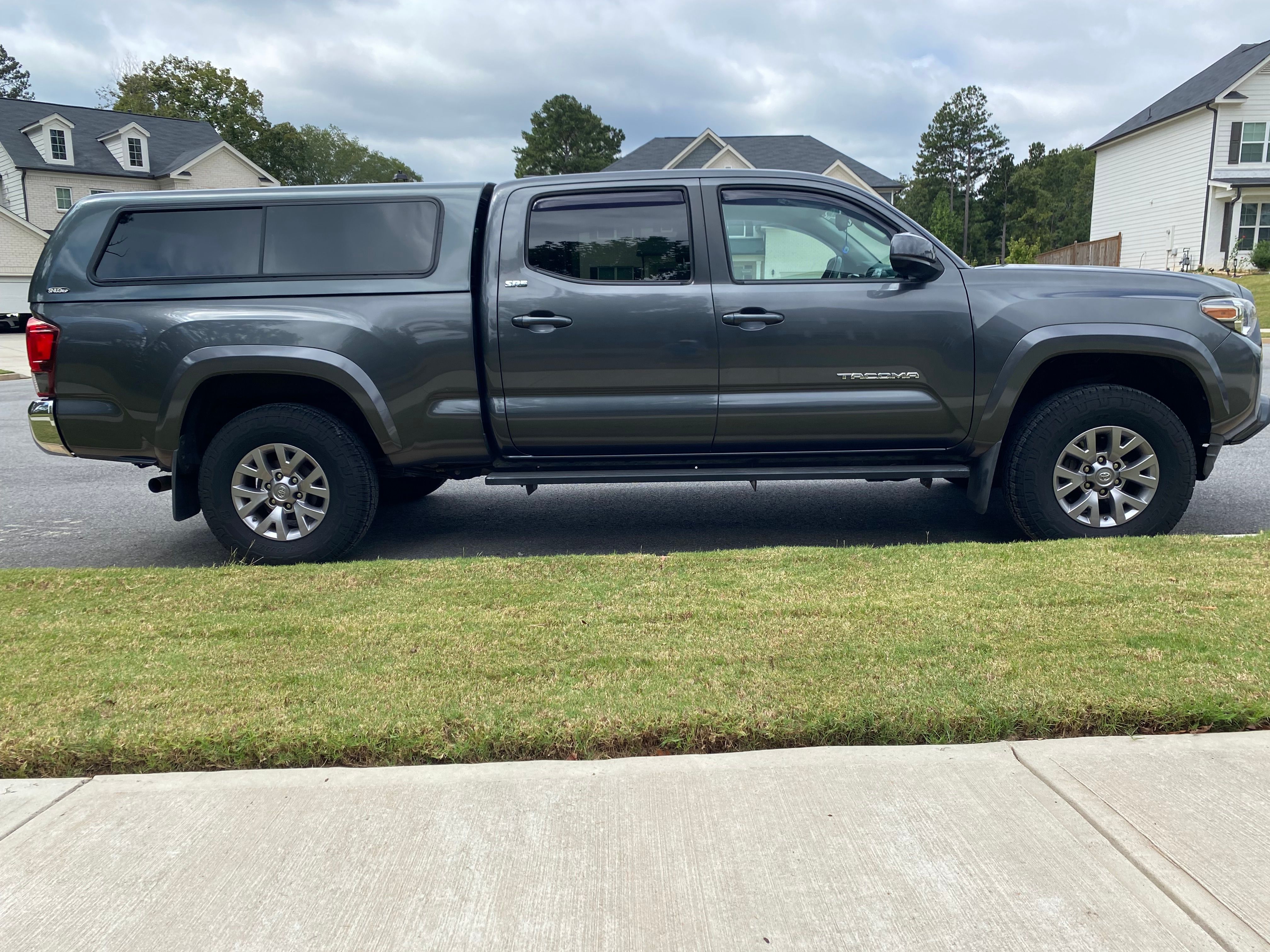 Used 2018 Toyota Tacoma SR5 AWD/4WD image 1