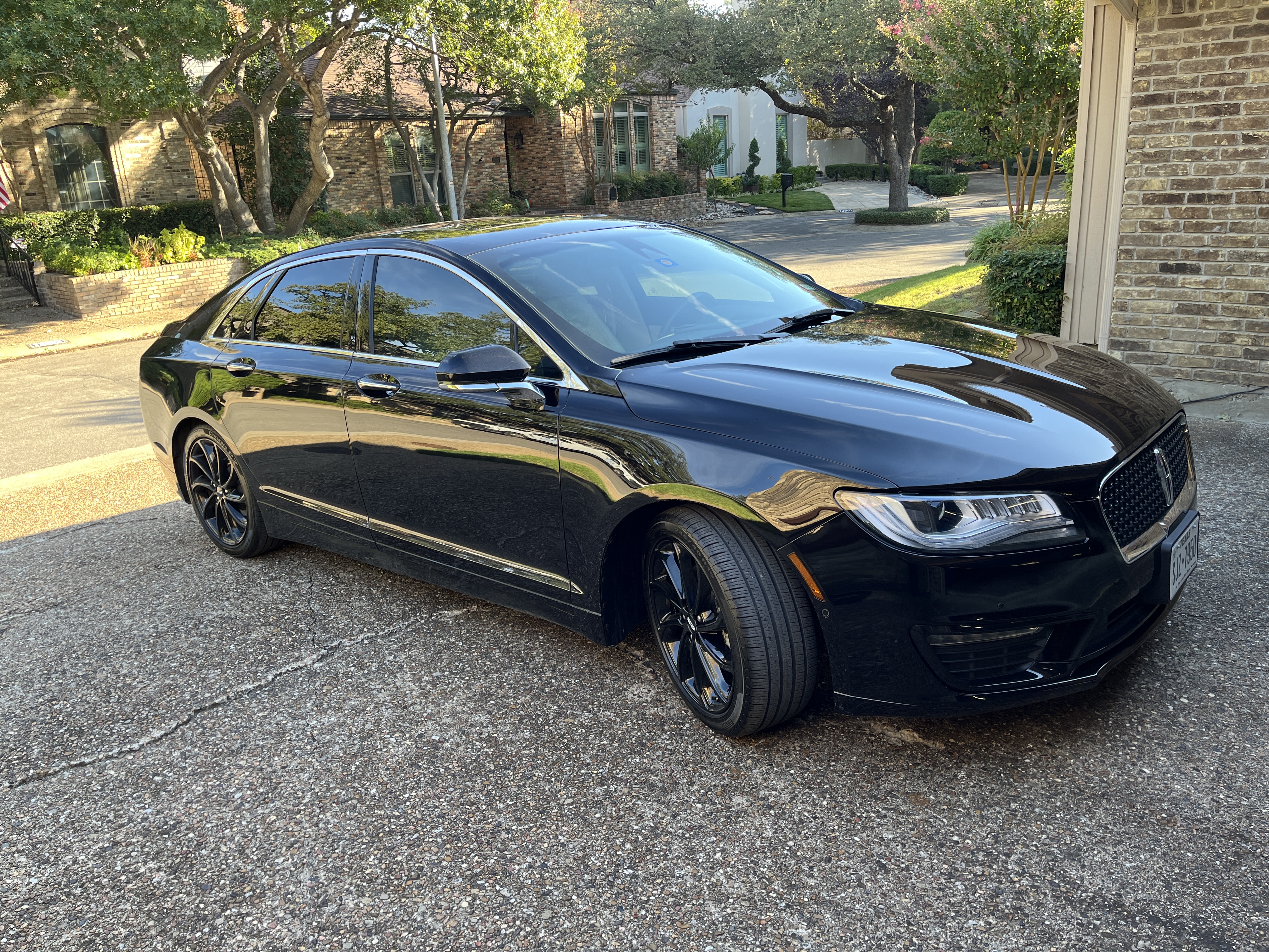 Used 2020 Lincoln MKZ Reserve w/ Monochromatic Package FWD image 4