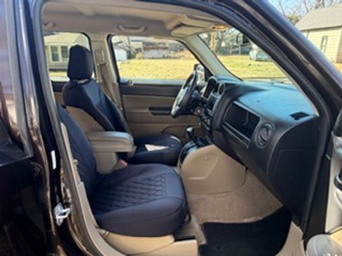 Used 2014 Jeep Patriot Latitude image 9