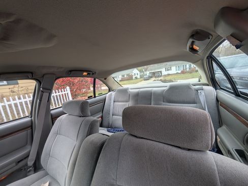 Used 1998 Oldsmobile 88 image 10