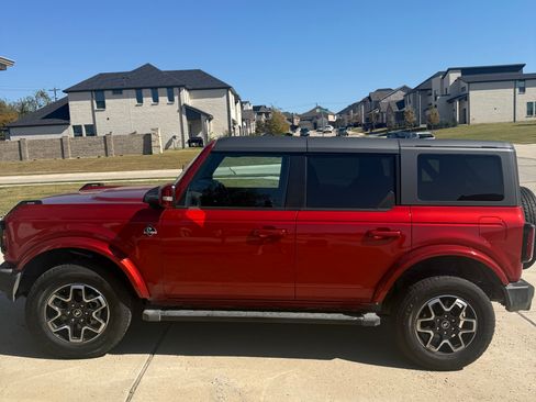 Used 2024 Ford Bronco Outer Banks image 4
