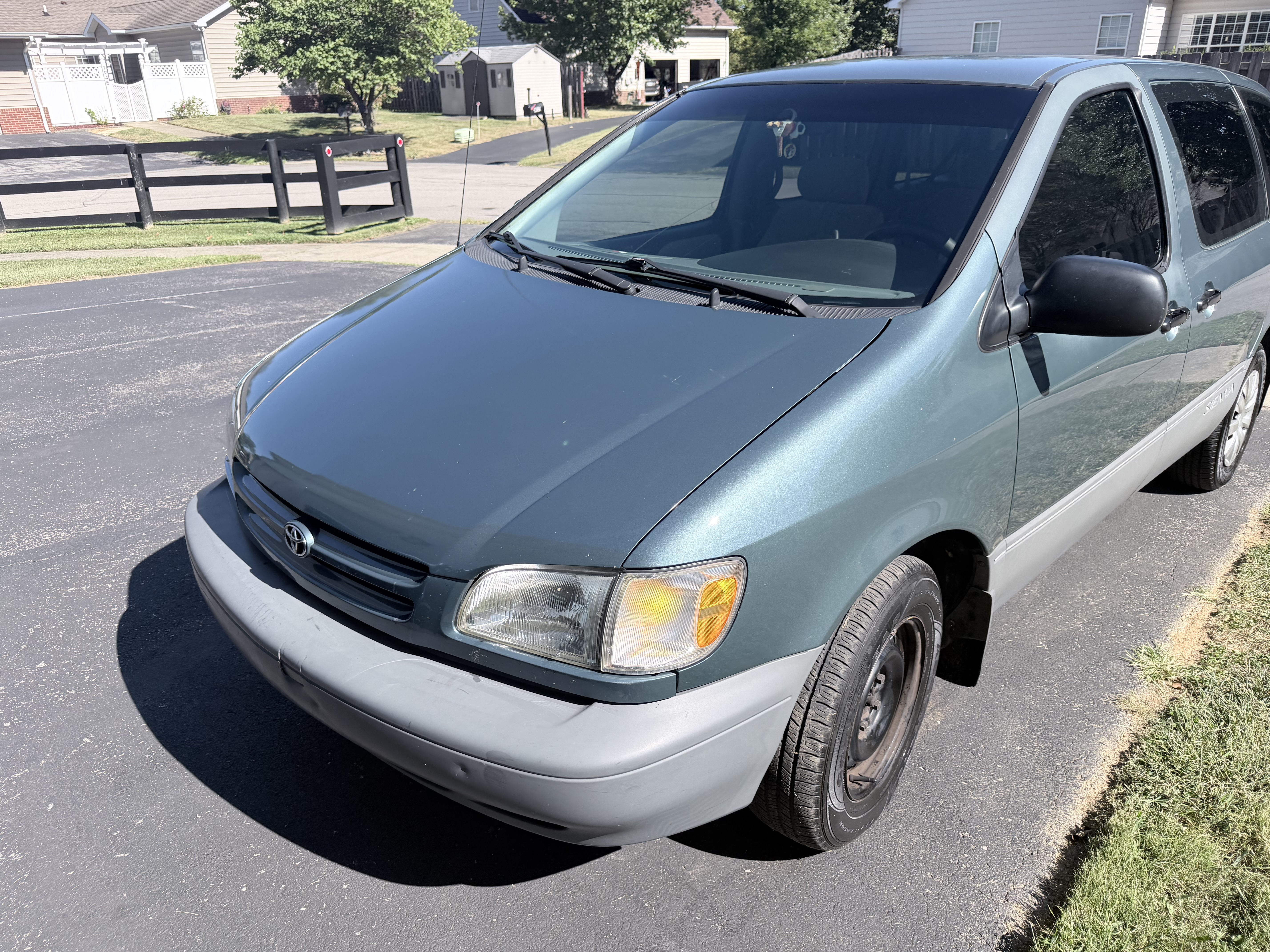 Used 2000 Toyota Sienna CE FWD image 5