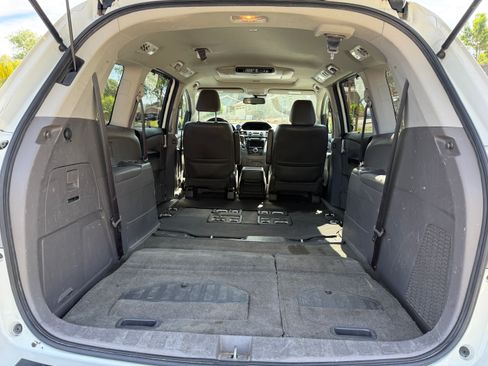 Used 2015 Honda Odyssey Touring Elite image 4