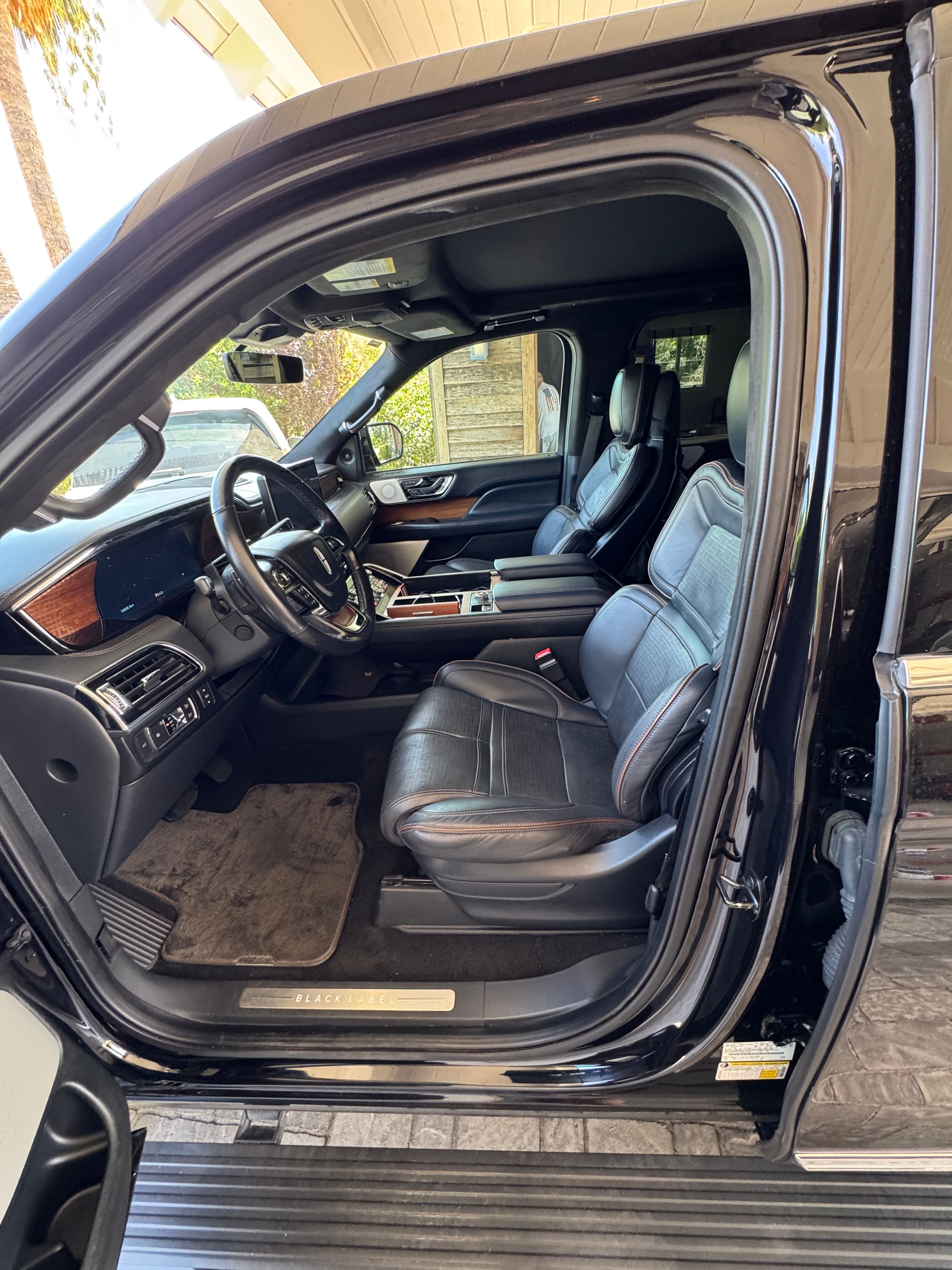 Used 2022 Lincoln Navigator Black Label AWD/4WD image 4