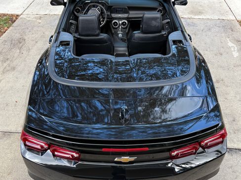 Used 2020 Chevrolet Camaro LT image 14