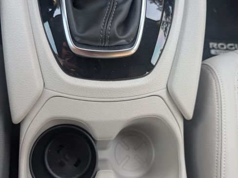 Used 2022 Nissan Rogue Sport SL image 22