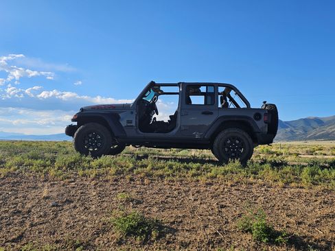 Used 2022 Jeep Wrangler Unlimited Sport image 1