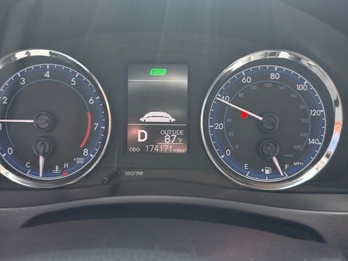 Used 2017 Toyota Corolla L w/ Carpet Mat Package (TMS) image 11