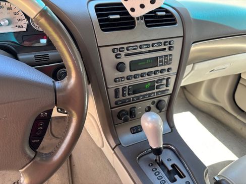 Used 2005 Ford Thunderbird 50th Anniversary image 18