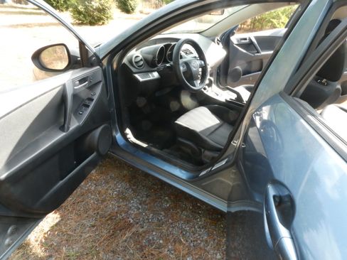 Used 2010 MAZDA MAZDA3 i Touring image 14