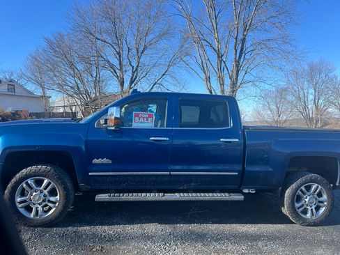 Used 2015 Chevrolet Silverado 2500 High Country w/ Duramax Plus Package AWD/4WD image 13