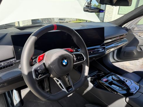 Used 2025 BMW M5 w/ Carbon Package image 17