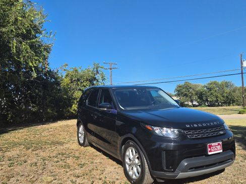 Used 2018 Land Rover Discovery SE image 4