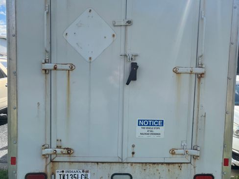 Used 2010 Chevrolet Express 3500 image 6