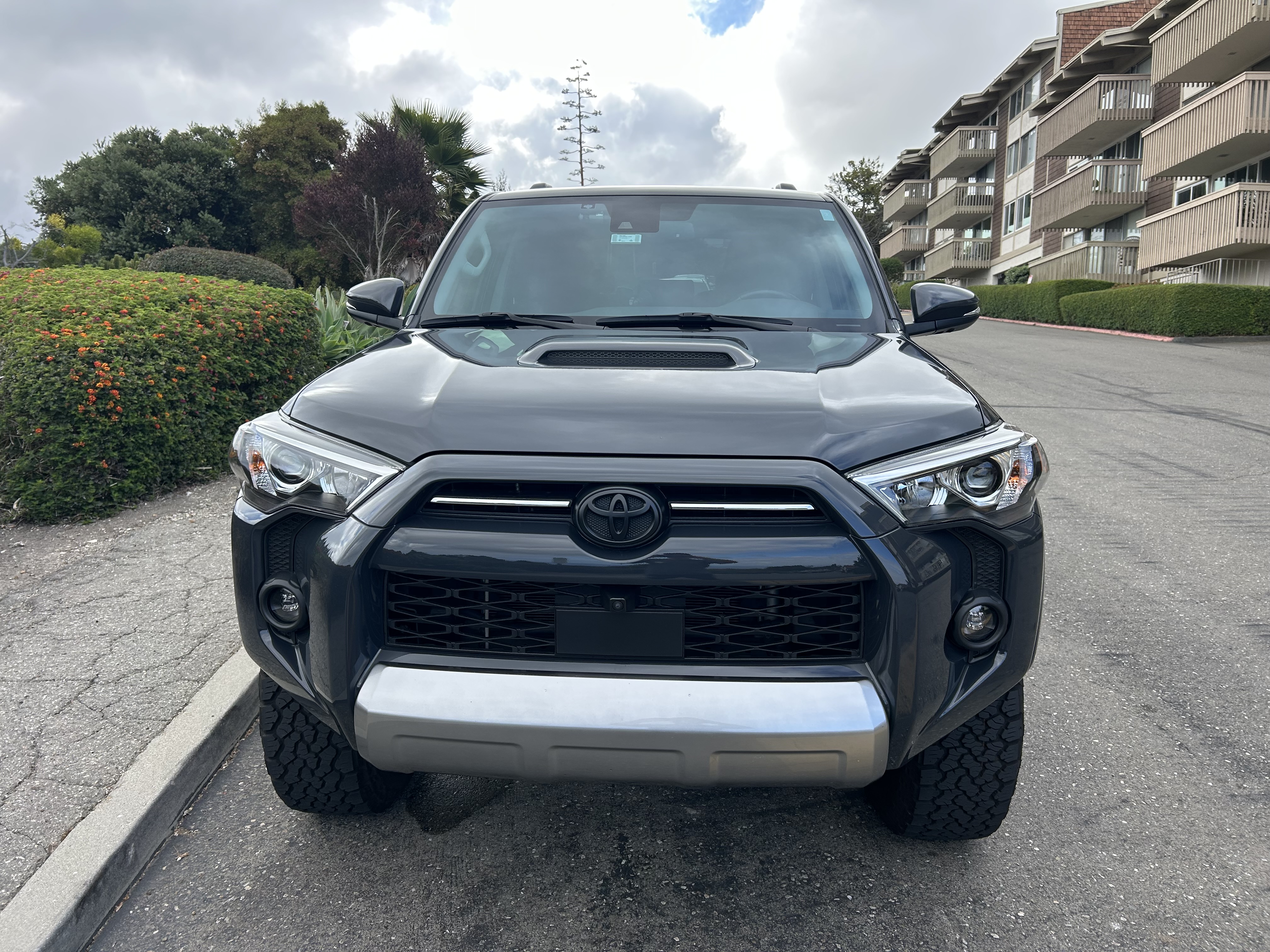 Used 2024 Toyota 4Runner TRD Off-Road Premium w/ Off Road Premium Plus Package AWD/4WD image 2