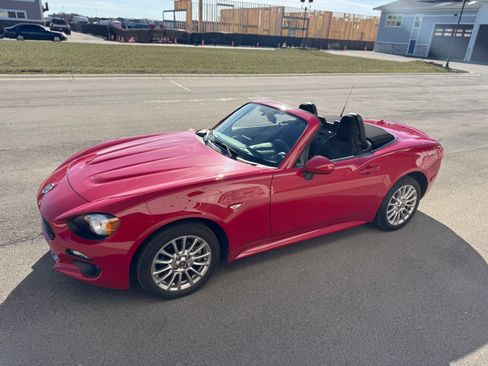 Used 2018 FIAT 124 Spider Abarth w/ Convenience Group image 17