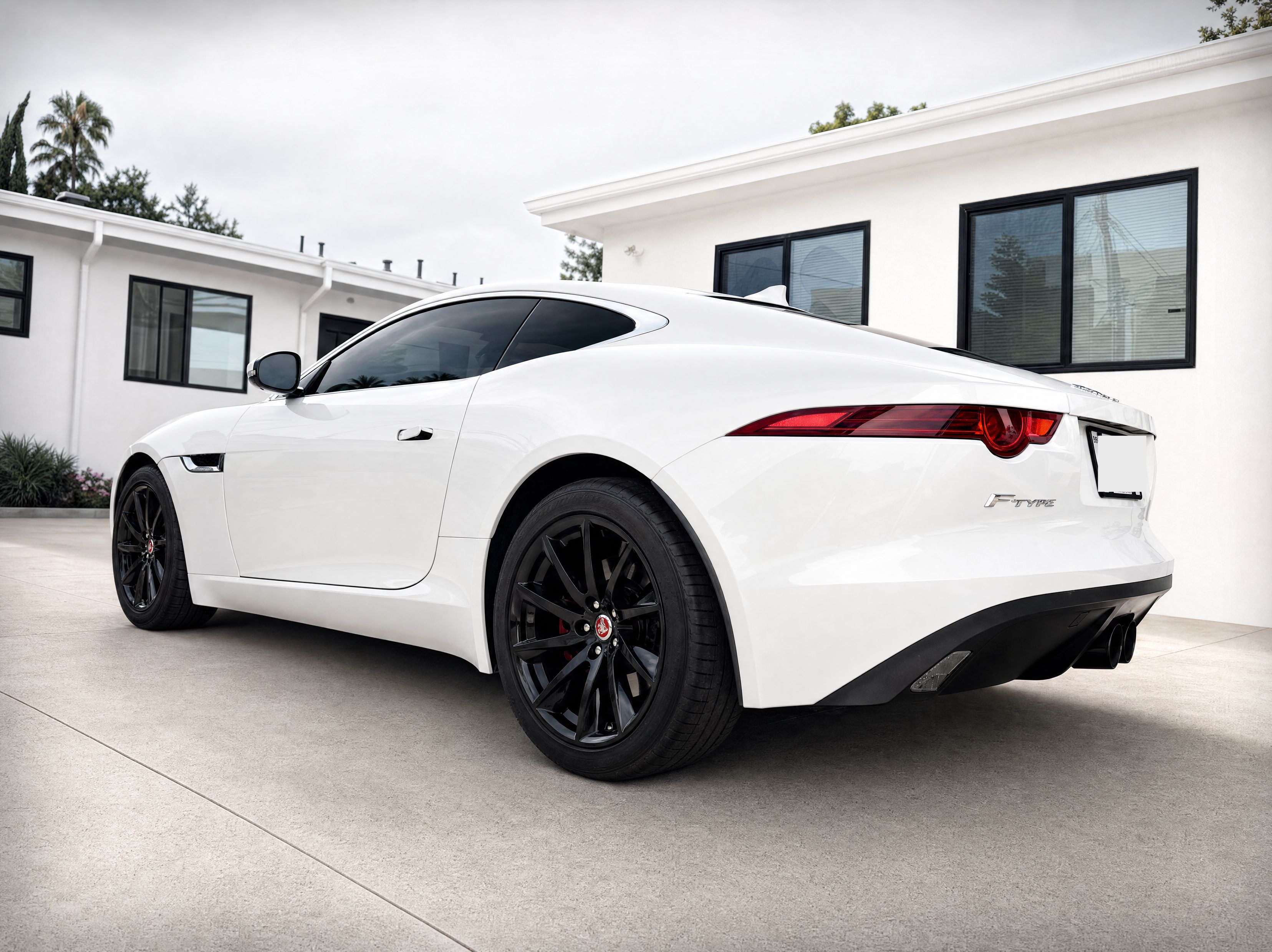Used 2017 Jaguar F-TYPE Coupe RWD image 14