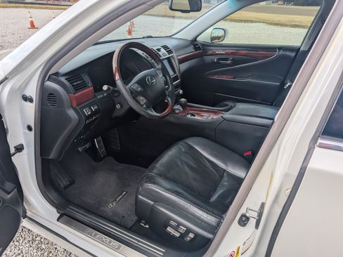 Used 2010 Lexus LS 460 AWD image 12