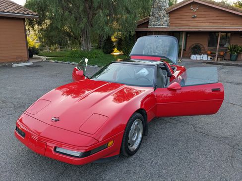 Used 1995 Chevrolet Corvette Coupe image 10
