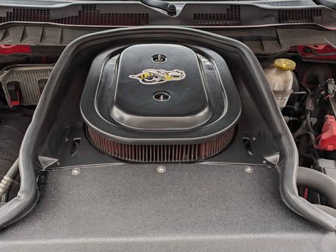 Used 2018 RAM 1500 Classic SLT w/ Luxury Group image 5