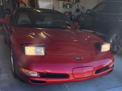 Used 2004 Chevrolet Corvette Coupe w/ Preferred Equipment Group image 12