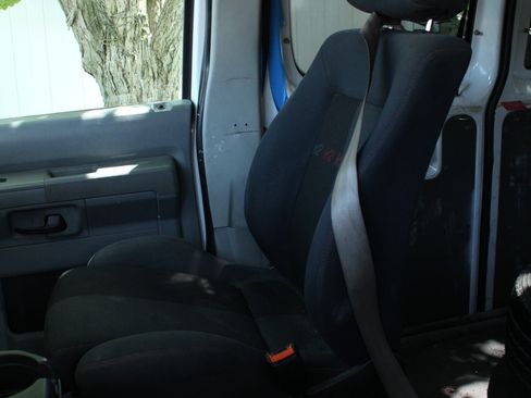 Used 2009 Ford E-250 and Econoline 250 RWD image 16
