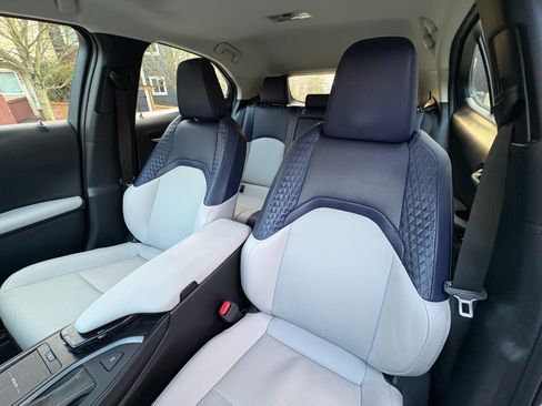 Used 2019 Lexus UX 200 w/ Premium Package image 25