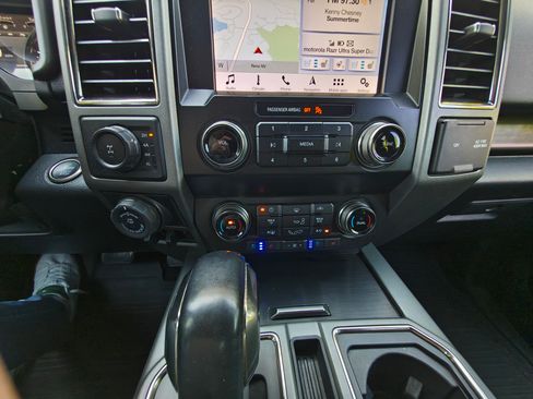 Used 2019 Ford F150 Raptor w/ Equipment Group 802A Luxury AWD/4WD image 10