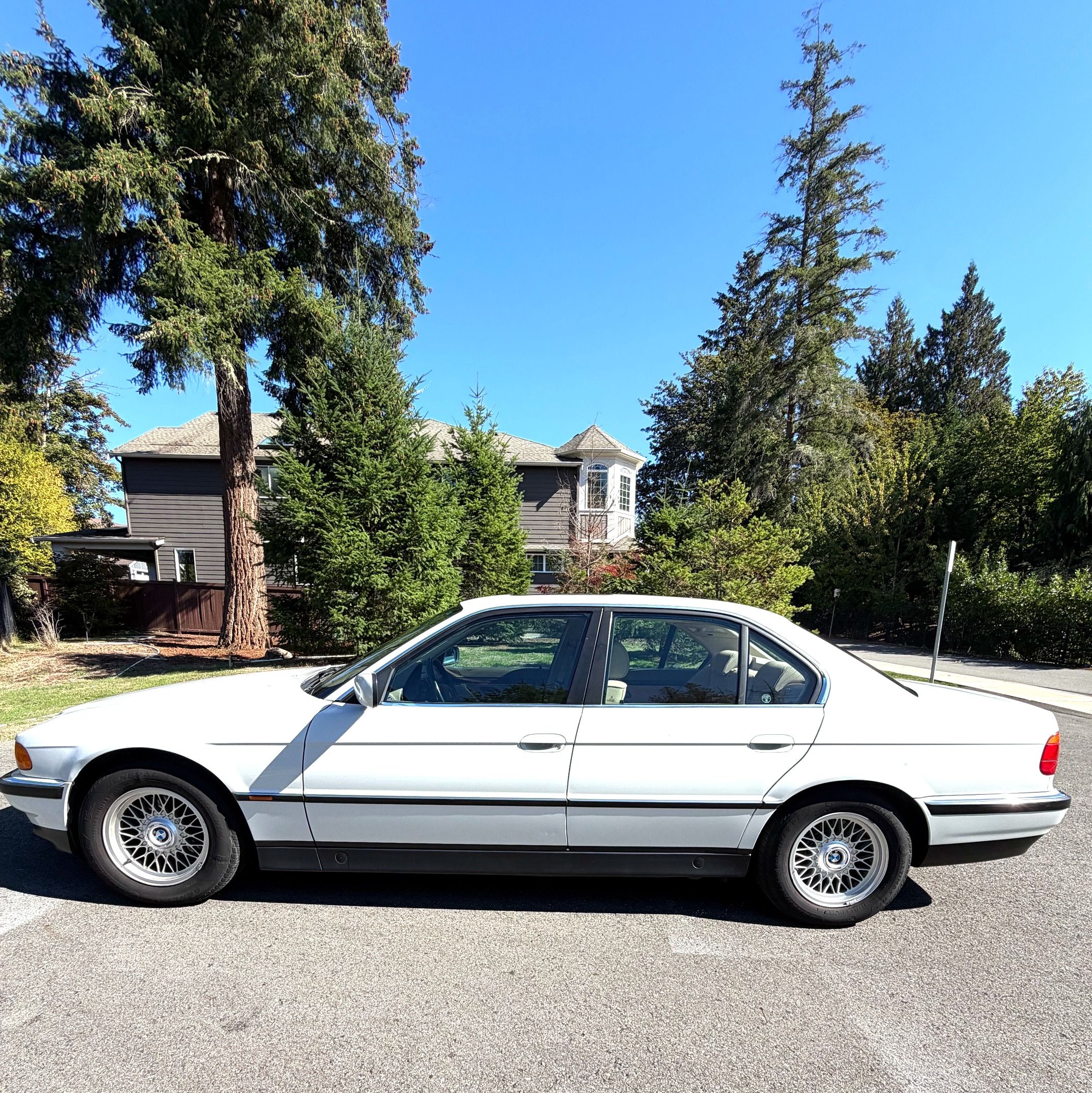 Used 1998 BMW 740i RWD image 1