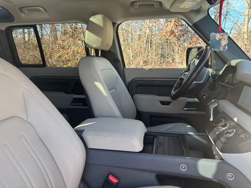 Used 2021 Land Rover Defender 110 SE image 13