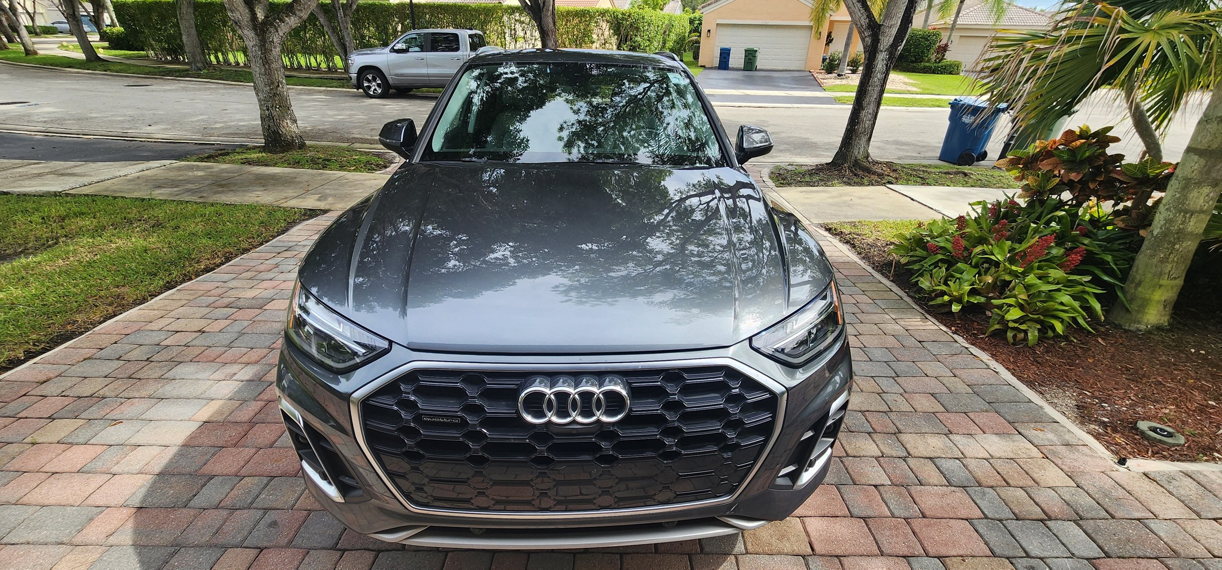 Used 2022 Audi Q5 2.0T Premium Plus w/ Premium Plus Package AWD/4WD image 2