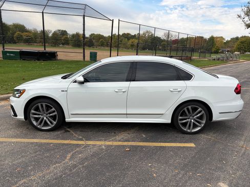 Used 2017 Volkswagen Passat 1.8T R-Line image 10