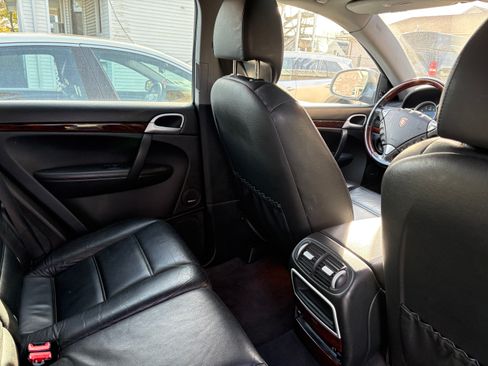 Used 2006 Porsche Cayenne S Titanium Edition image 17