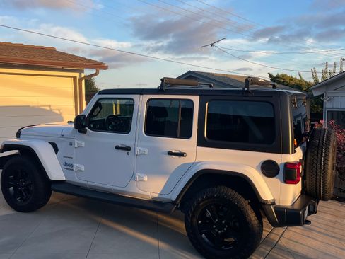 Used 2021 Jeep Wrangler Unlimited Sahara w/ Safety Group AWD/4WD image 2