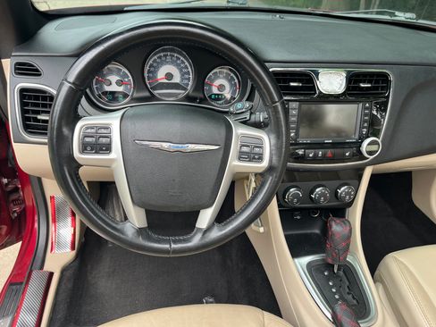Used 2011 Chrysler 200 Limited FWD image 6