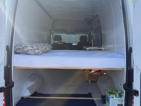 Used 2015 Mercedes-Benz Sprinter 2500 image 12