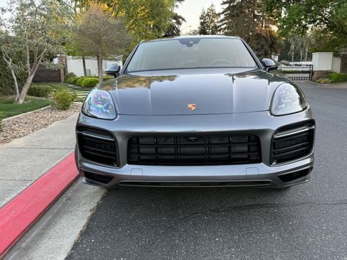 Used 2021 Porsche Cayenne GTS image 8