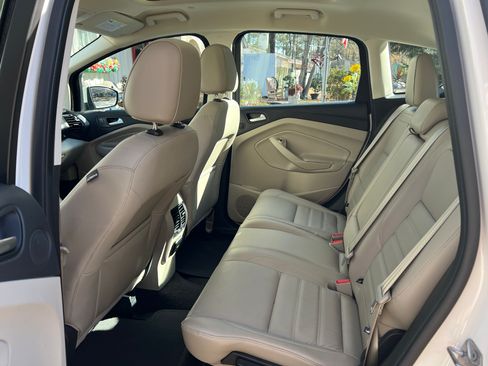 Used 2017 Ford C-MAX Energi Titanium w/ Equipment Group 501A image 11