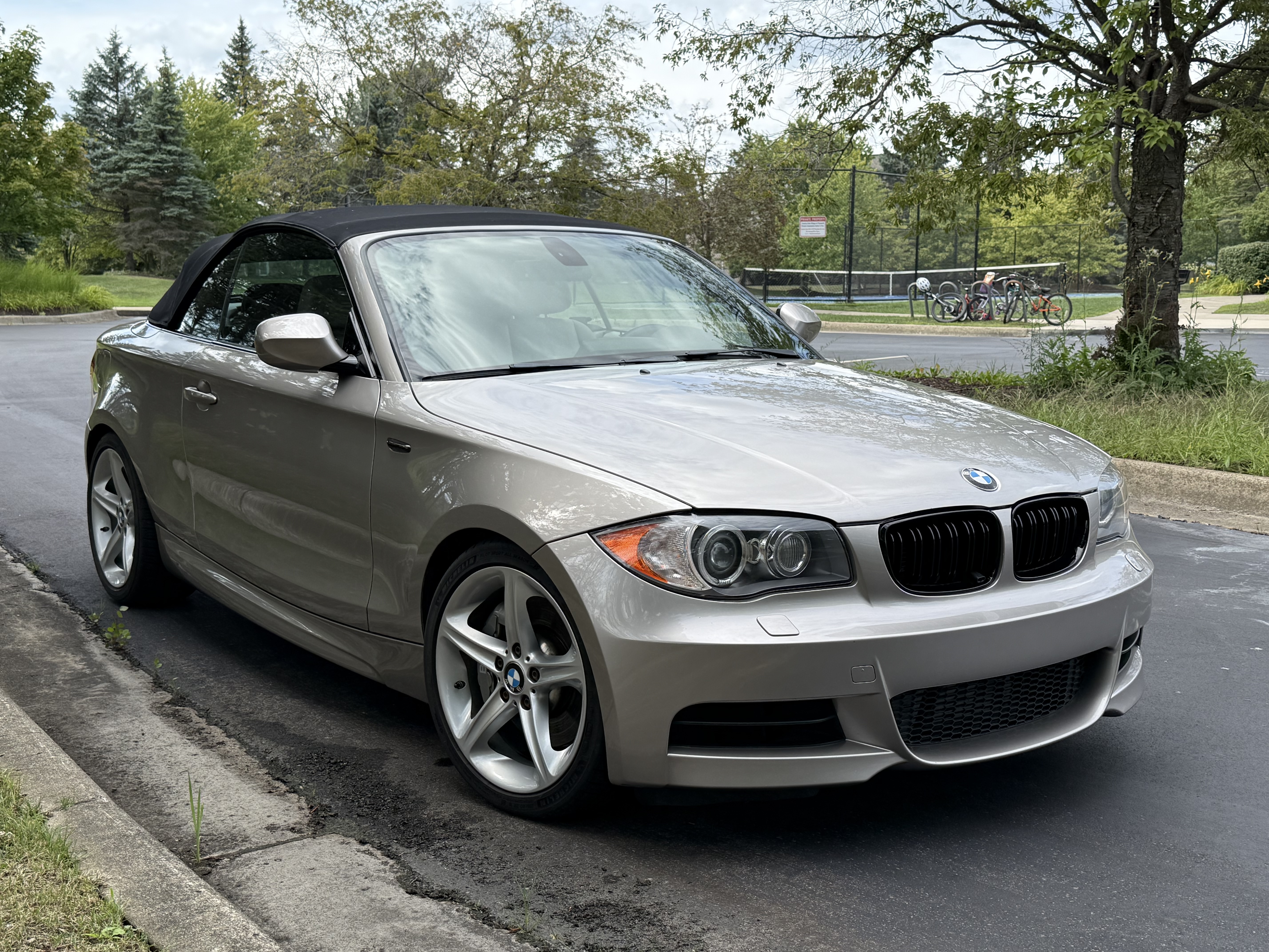 Used 2011 BMW 135i Convertible RWD image 6