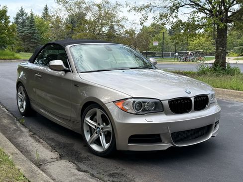 Used 2011 BMW 135i Convertible RWD image 6